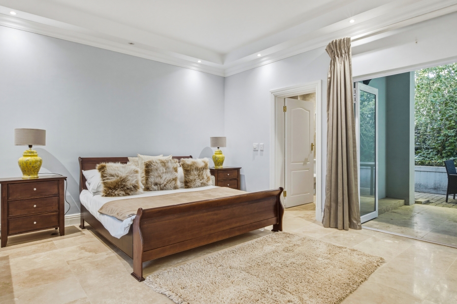 9 Bedroom Property for Sale in Constantia Western Cape